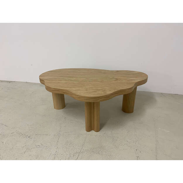 Kavos staliukas „CLOUDI“ su ąžuolo faneruote dengtu stalviršiu (tik staliukas)