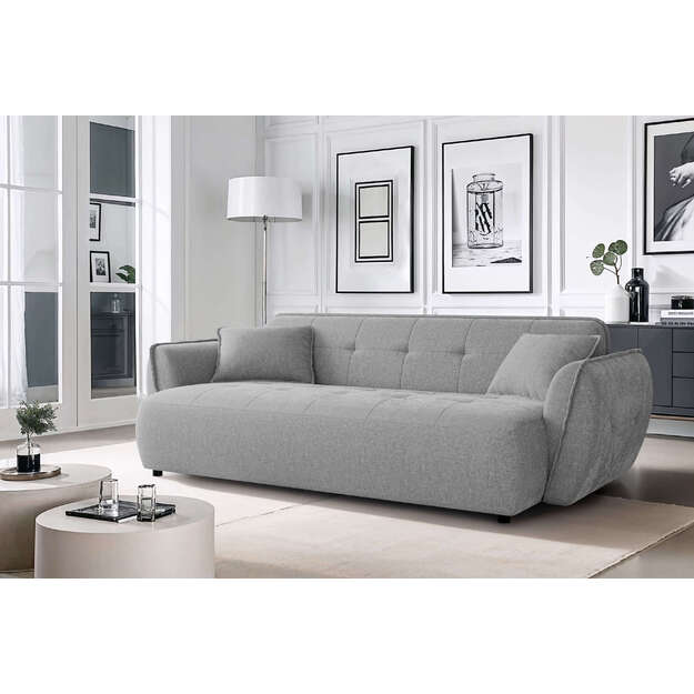 Keturvietė sofa Nelia – erdvus komfortas, minkštos formos ir dygsniuotas dizainas 4