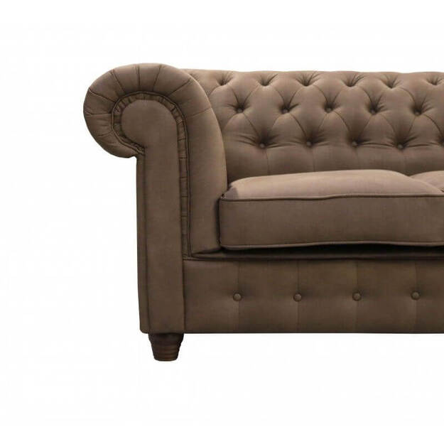 Chesterfield tipo trivietė sofa Cambridge – elegancija ir funkcionalumas su britišku charakteriu