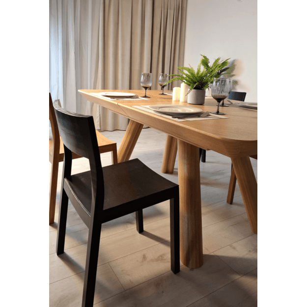 Išskleidžiamas valgomojo stalas su ąžuolo faneruote dengtu stalviršiu ir medžio masyvo kojomis (tik stalas) 1